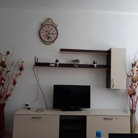 Малкият Париж Apartment Chissarja